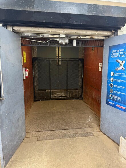 More Photos Of 4130 Park Ave, Bronx Manufacturing For Lease