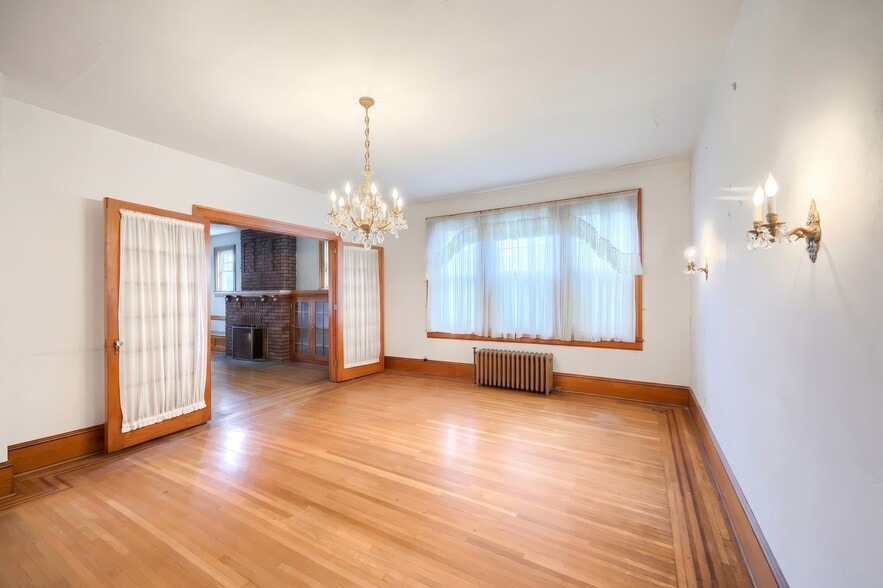 More Photos Of 41 W Main St, Fawn Grove Flex For Sale