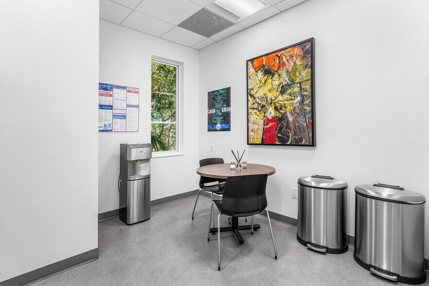 More Photos Of 226 Palm Ct, Delray Beach Medical For Sale