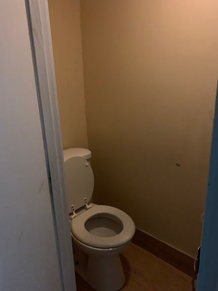 More Photos Of 4410 16th Ave, Brooklyn Storefront Retail Residential For Lease