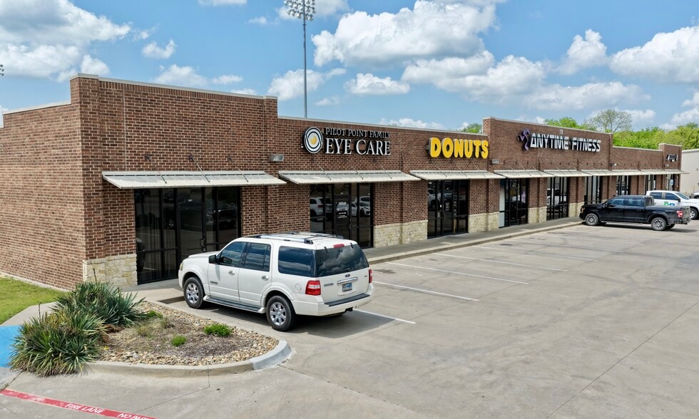 More Photos Of 750 Us Highway 377, Pilot Point Unknown For Lease