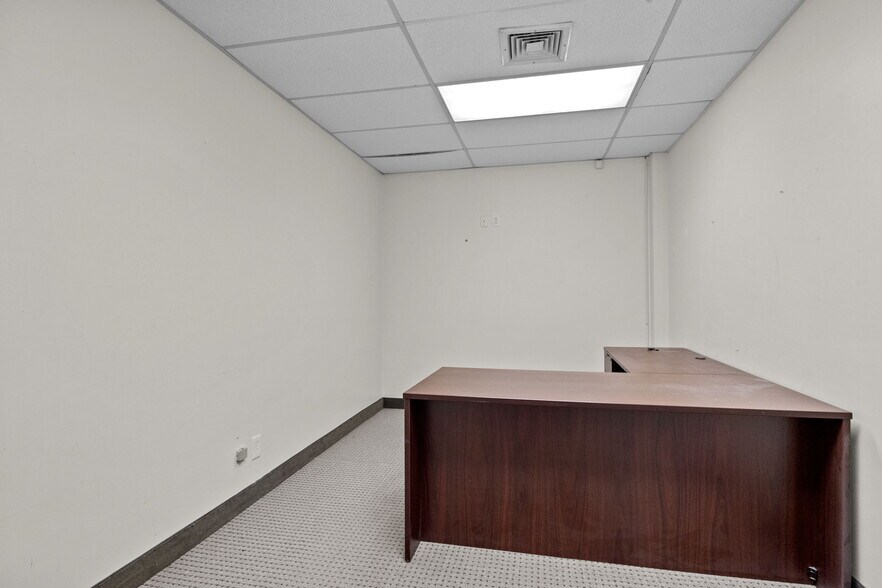 More Photos Of 1410 Hooper Ave, Toms River Office For Lease