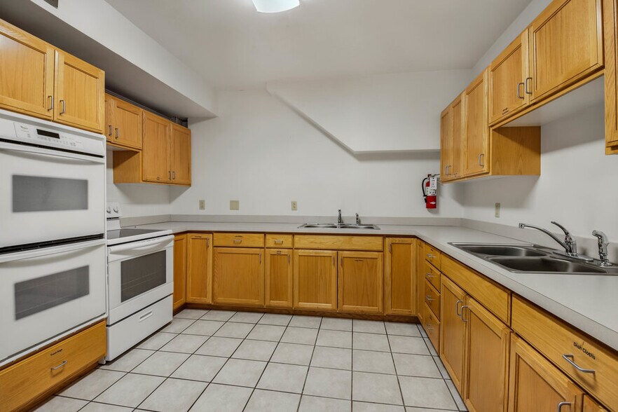 More Photos Of 104 E Barker St, Rice Lake Flex For Sale