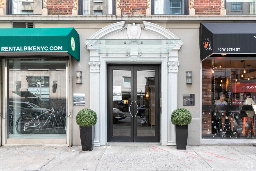 More Photos Of 40 W 55th St, New York Apartments For Lease