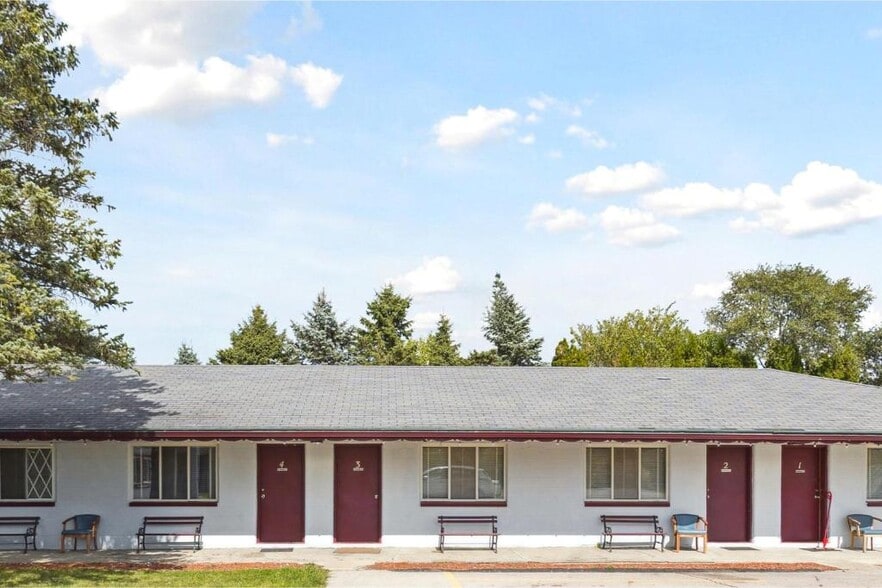 More Photos Of 6815 Dixie Hwy, Bridgeport Hotel For Sale