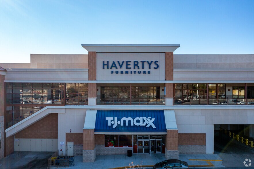 More Photos Of 1238 Putty Hill Ave, Towson General Retail For Lease