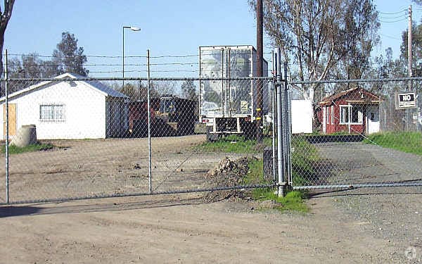 Primary Photo Of 6531 26th St, Rio Linda Warehouse For Lease