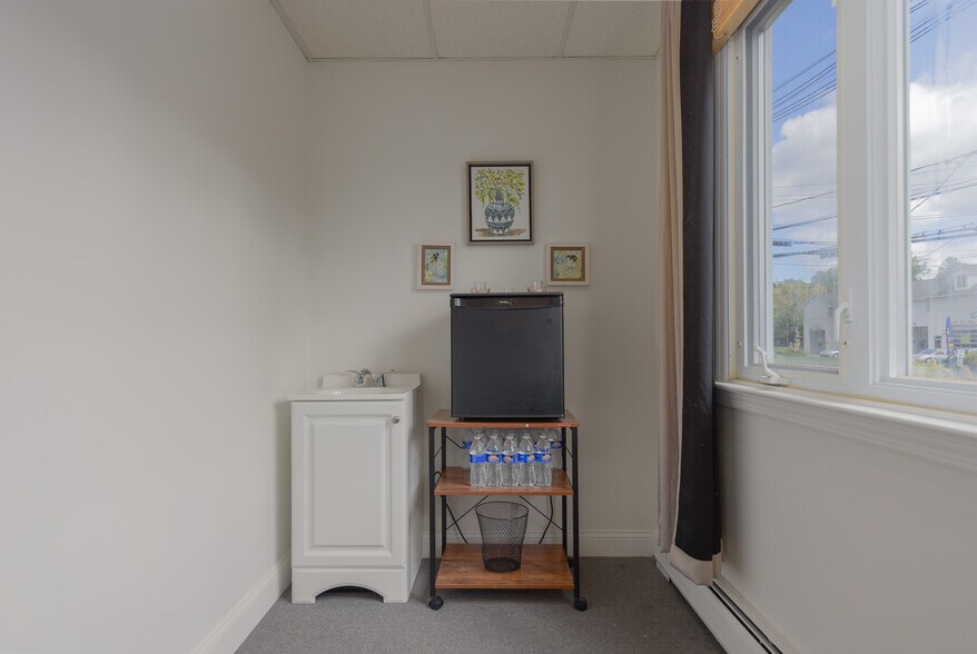 More Photos Of 189 S Pearl St, Pearl River Medical For Sale