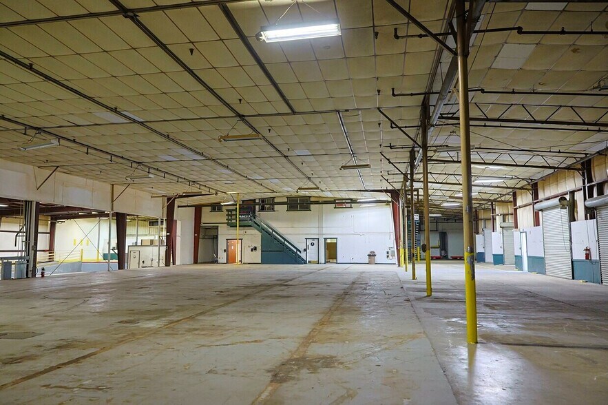 More Photos Of 301 G St, Exeter Landfill For Sale