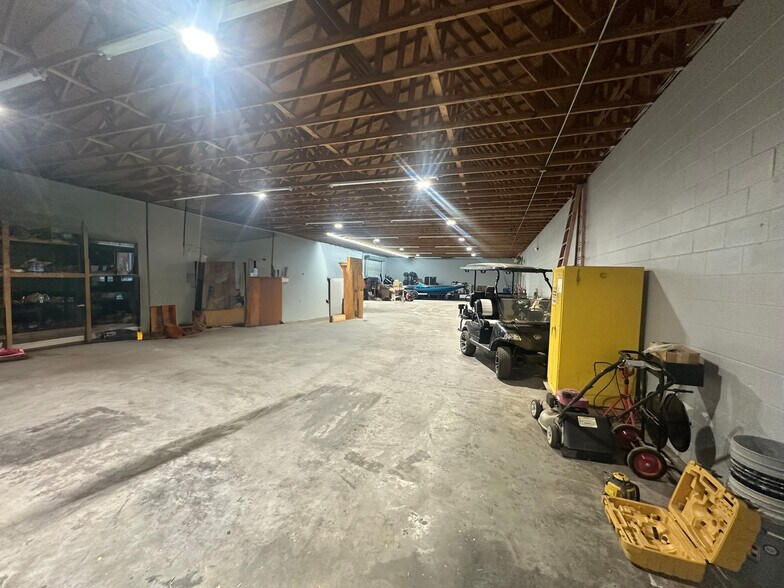 More Photos Of 10988 SW 94th Ct, Ocala Warehouse For Sale