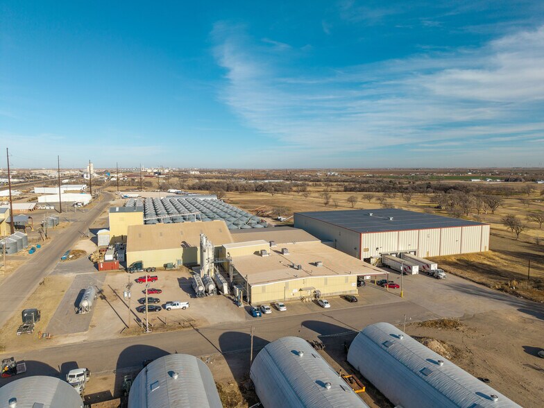 More Photos Of 225 Lawton Ave, Hereford Manufacturing For Sale