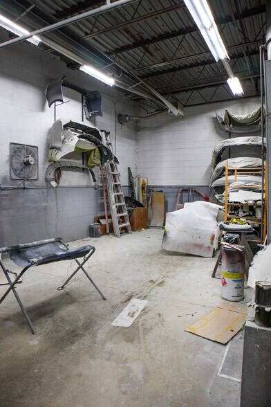 More Photos Of 325 1st St, Toledo Office For Sale