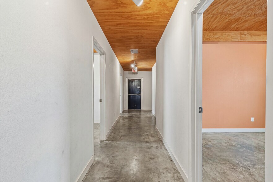 More Photos Of 505 W 15th St, Austin Loft Creative Space For Sale