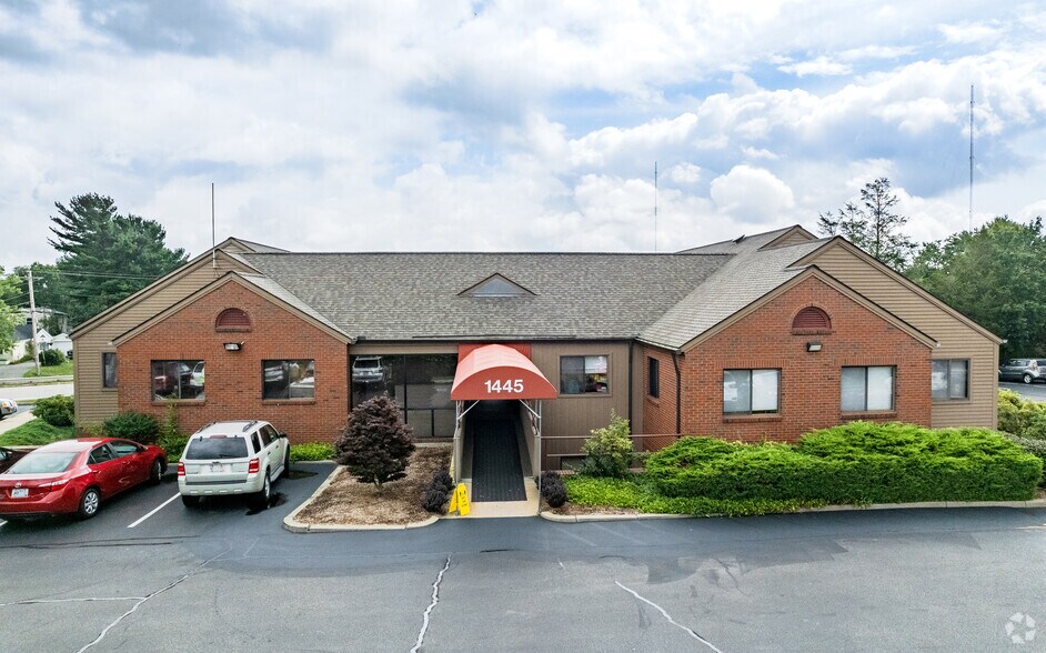 More Photos Of 1445 Wampanoag Trl, Riverside Office For Sale