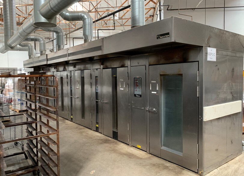 More Photos Of 2560 Progress St, Vista Manufacturing For Lease