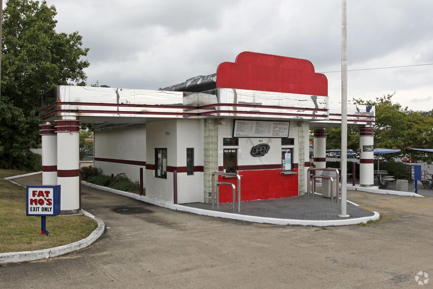 More Photos Of 801-821 S James Campbell Blvd, Columbia Unknown For Lease