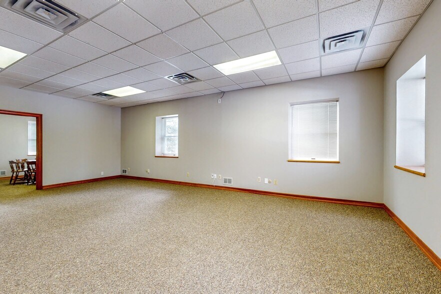 More Photos Of 7 Cedar St, Ramsey Office For Lease