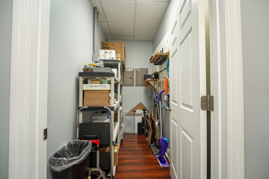 More Photos Of 523 Wekiva Commons Cir, Apopka Office For Sale