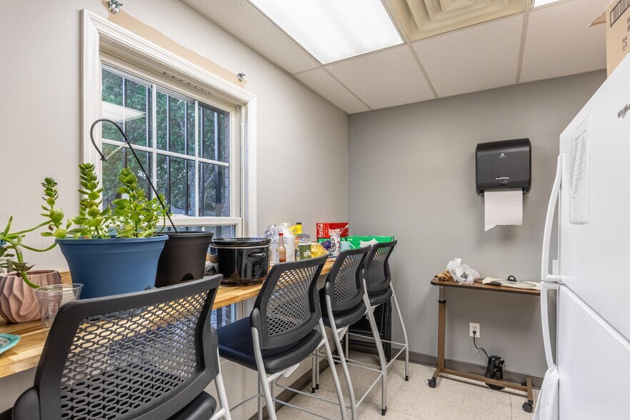 More Photos Of 1420 Fritz St SE, Cleveland Medical For Sale