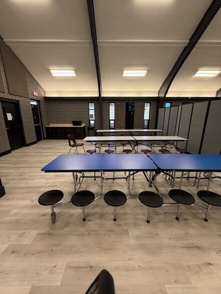 More Photos Of 622 E Lexington Ave, High Point Schools For Lease