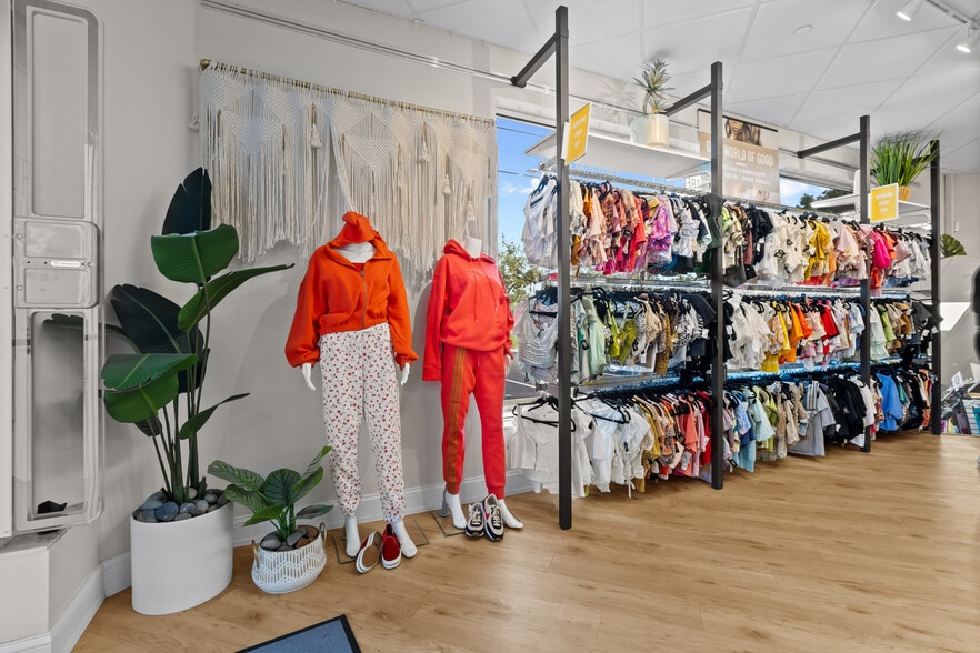 More Photos Of 34200-34340 US Highway 19, Palm Harbor Unknown For Lease