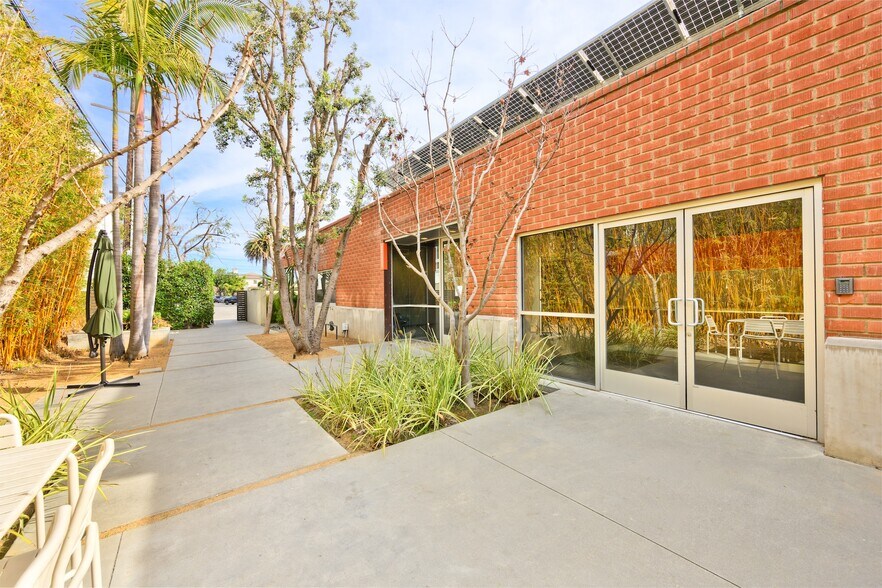 More Photos Of 4201 Redwood Ave, Los Angeles Loft Creative Space For Lease