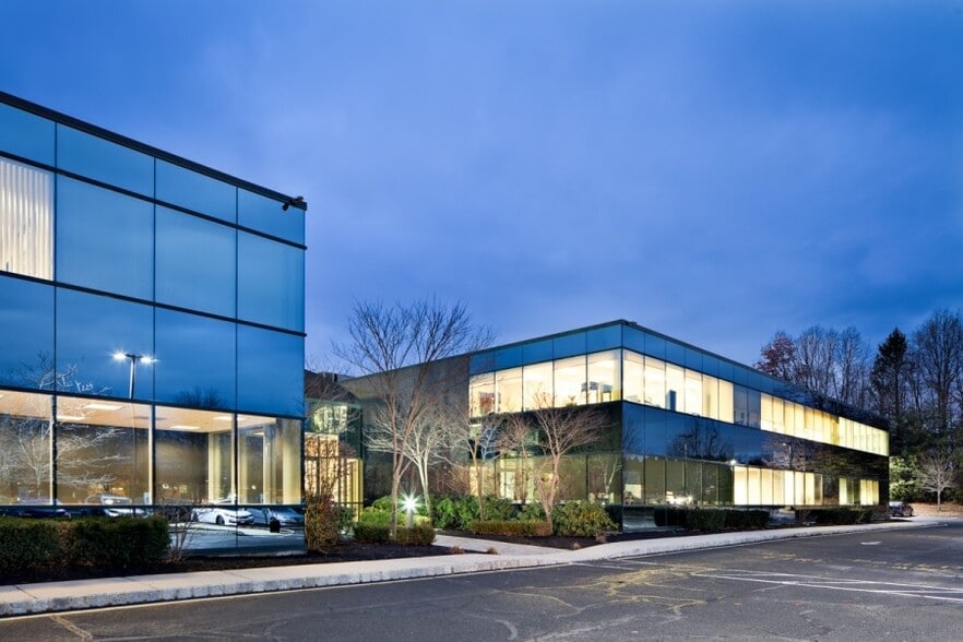 More Photos Of 195 Route 9 S, Manalapan Township Office For Lease
