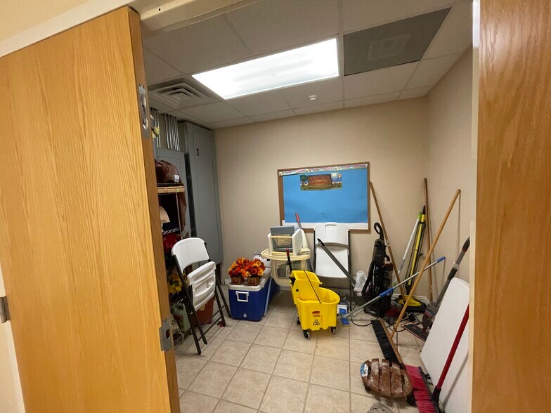 More Photos Of 501-599 Paris ave, Soper Religious Facility For Sale