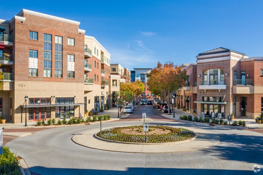 More Photos Of 721 Governor Morrison St, Charlotte Unknown For Lease