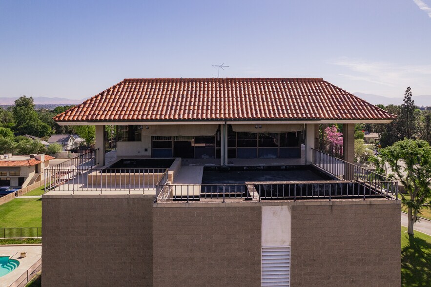 More Photos Of 3200 21st St, Bakersfield Office For Sale