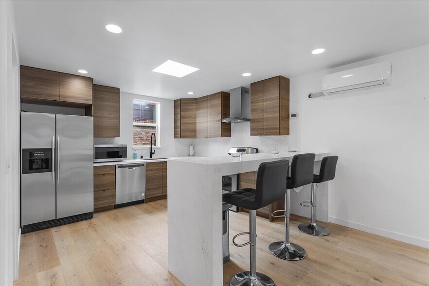 More Photos Of 111 Broadway, Oakland Office For Sale