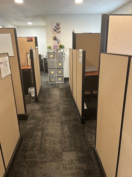 More Photos Of 18445 E Burnside St, Portland Office Residential For Sale