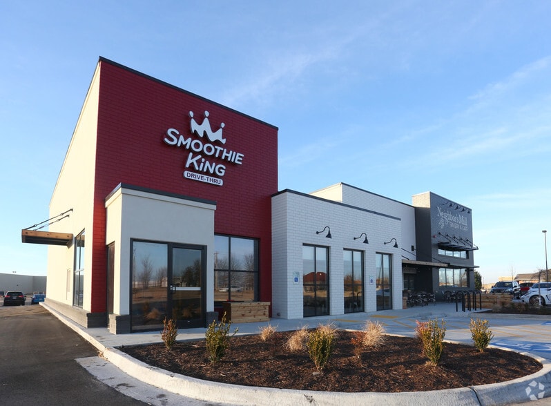 More Photos Of 2090 W Pleasant Grove Rd, Rogers Freestanding For Lease