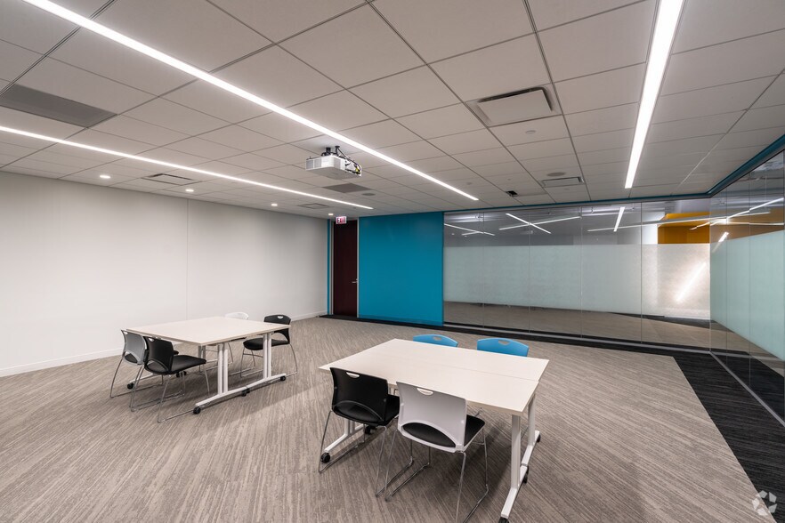 More Photos Of 20 N Martingale Rd, Schaumburg Office For Lease