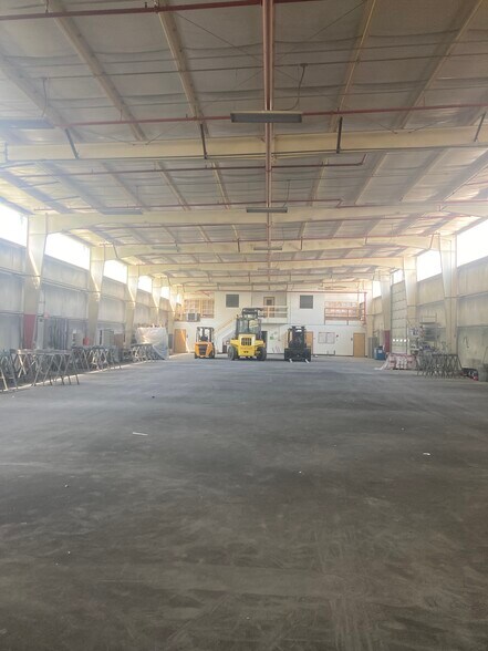 More Photos Of 734 Grantham Ln, New Castle Warehouse For Lease
