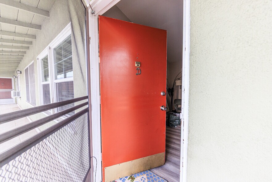 More Photos Of 650 W Wilson Ave, Glendale Apartments For Sale