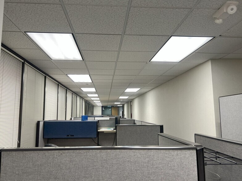 More Photos Of 8800 Line Ave, Shreveport Research And Development For Sale