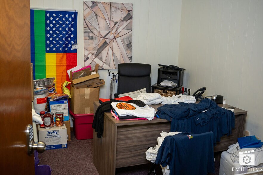 More Photos Of 707-709 N Palestine St, Athens Medical For Lease