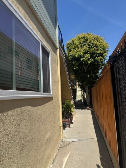 More Photos Of 1307 15th St, Santa Monica Apartments For Sale