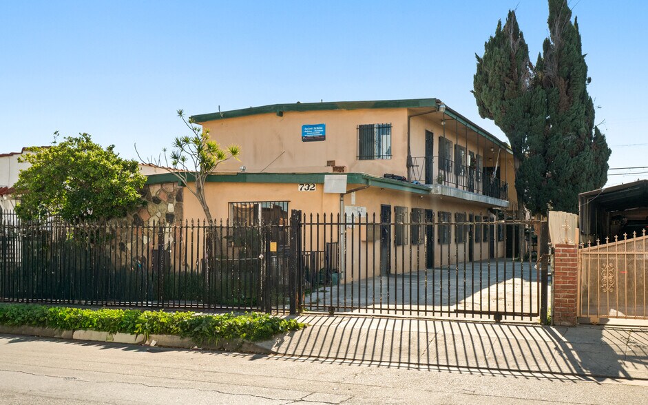 More Photos Of 732 W 76th St, Los Angeles Apartments For Sale