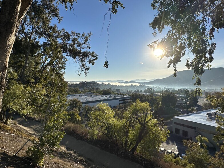 More Photos Of 5700 Corsa Ave, Westlake Village Unknown For Lease