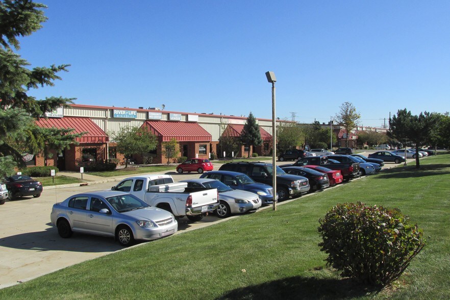 More Photos Of 8450 W 191st St, Mokena Warehouse For Lease