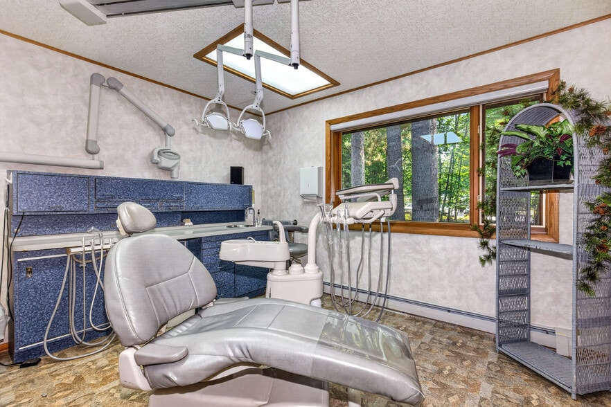 More Photos Of 9758 W Lake Ave, Minocqua Medical For Sale
