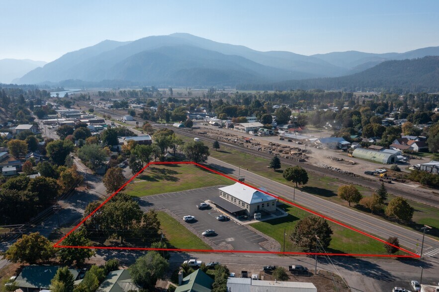 More Photos Of 200 W Railroad Ave, Plains Medical For Sale