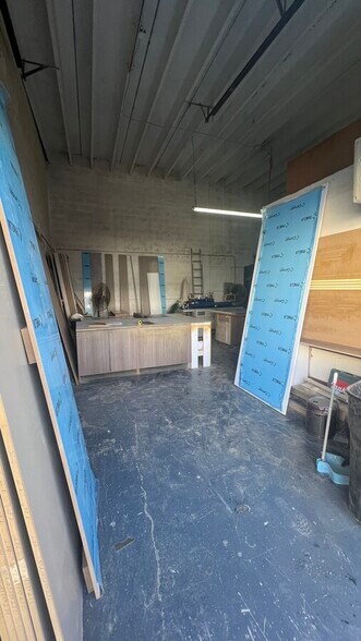 More Photos Of 8283 NW 64th St, Miami Light Distribution For Lease