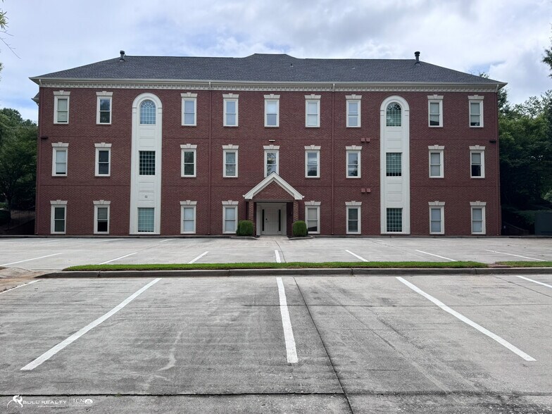 More Photos Of 3495 Holcomb Bridge Rd, Peachtree Corners Office For Sale