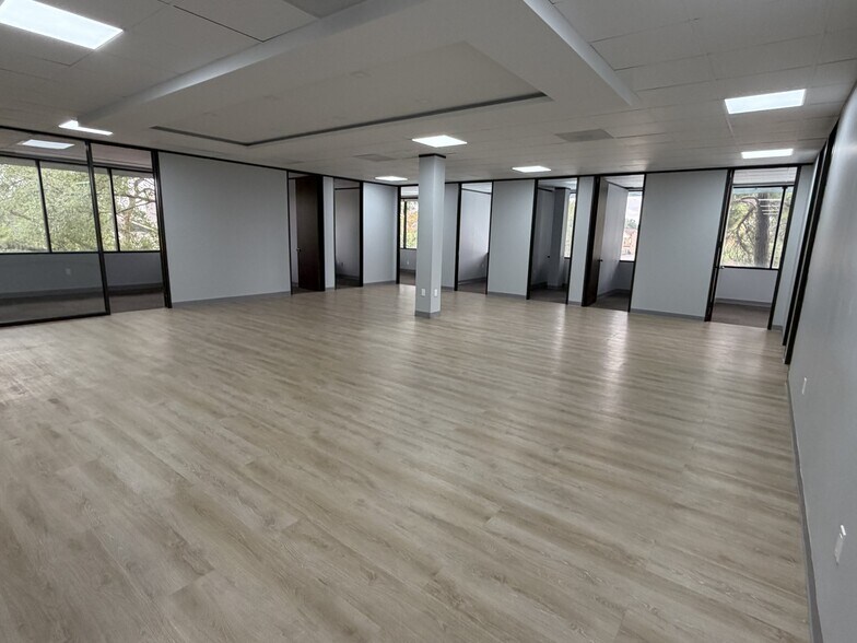 More Photos Of 800 Tully Rd, Houston Office For Sale