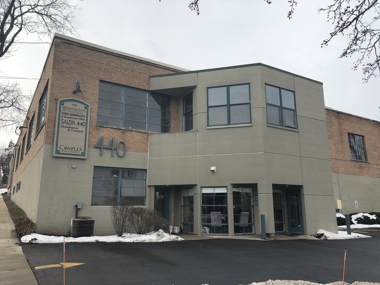 More Photos Of 440 S 3rd St, St Charles Office For Lease
