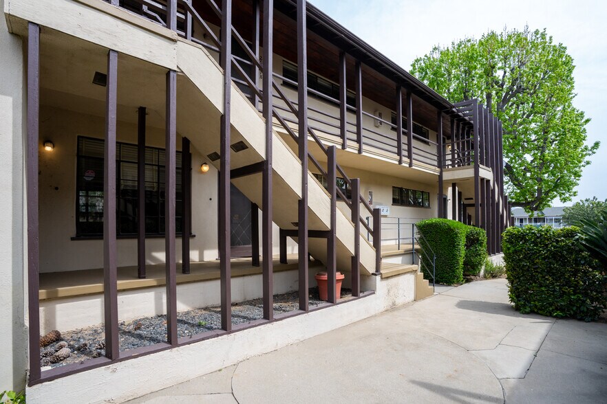 More Photos Of 2629-2643 1/2 Lake Ave, Altadena Apartments For Sale