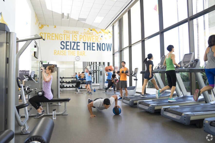 More Photos Of 11111 Santa Monica Blvd, Los Angeles Office For Lease